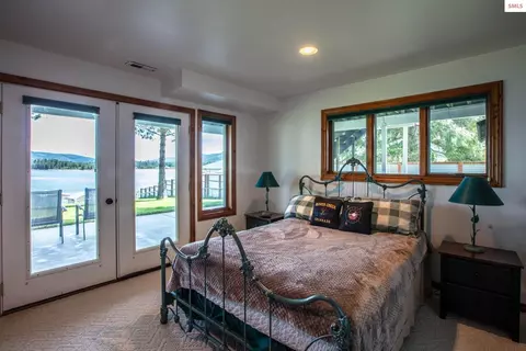 Bedroom - 433 Campbell Point Rd, Laclede, ID 83864 photo 9 of 16