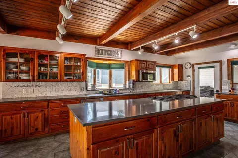 Kitchen - 433 Campbell Point Rd, Laclede, ID 83864 photo 2 of 5