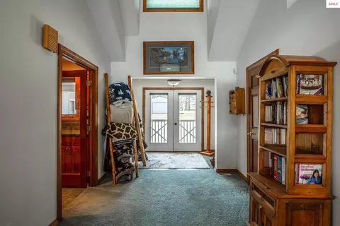 Entry Way - 433 Campbell Point Rd, Laclede, ID 83864 photo 1 of 2