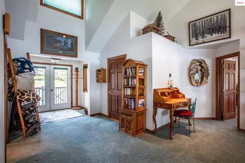 Entry Way - 433 Campbell Point Rd, Laclede, ID 83864 photo 2 of 2