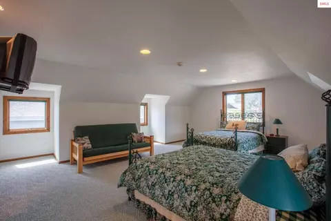 Bedroom - 433 Campbell Point Rd, Laclede, ID 83864 photo 16 of 16