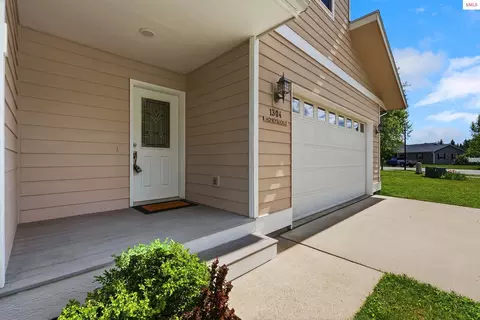 1304 Honeysuckle Ave, Sandpoint, ID 83864
