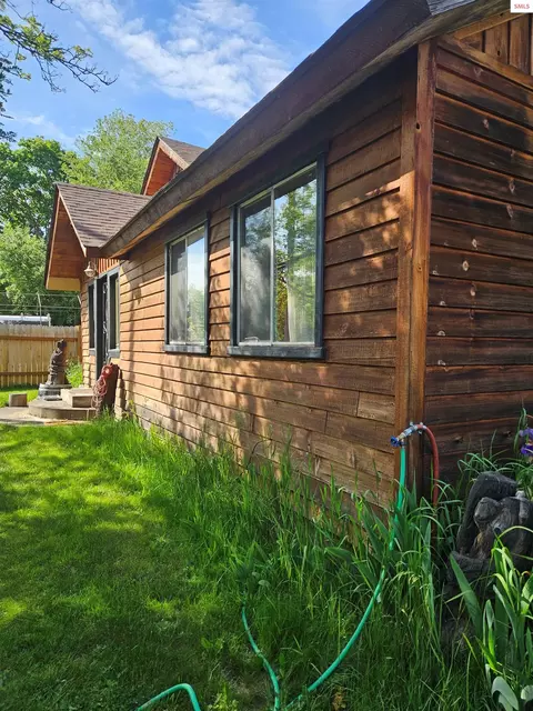 108 W 3rd Ave, Clark Fork, ID 83811