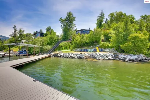 423431 Lakeshore Dr, Sagle, ID 83860