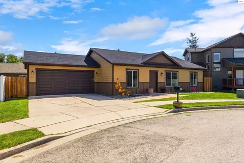 319 Creekview Ct, Sandpoint, ID 83864