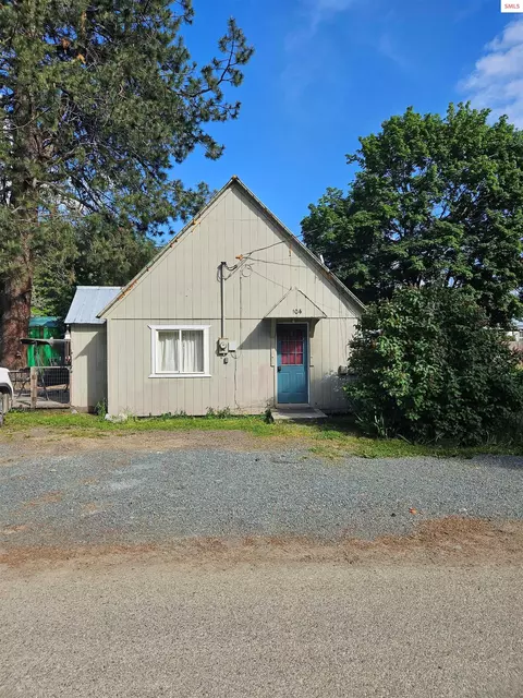 104 N Mill St, Clark Fork, ID 83811