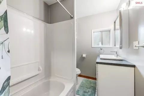 Bath - 213 W 5th Ave, Clark Fork, ID 83811 photo 1 of 1