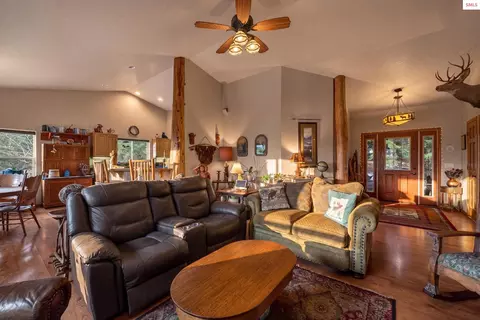 Living - 17461 N Right Fork Rd, Hauser, ID 83854 photo 1 of 4