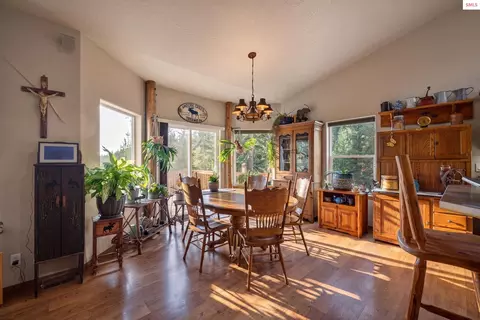 Dining - 17461 N Right Fork Rd, Hauser, ID 83854 photo 2 of 5