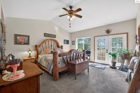 Bedroom - 17461 N Right Fork Rd, Hauser, ID 83854 photo 2 of 3