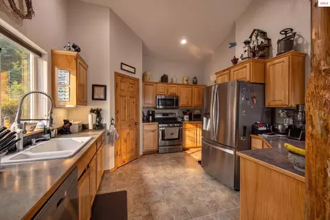 Kitchen - 17461 N Right Fork Rd, Hauser, ID 83854 photo 1 of 5