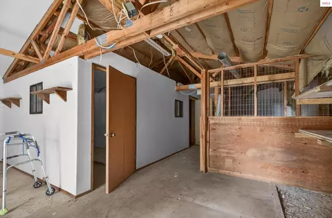 Entry Way - 17461 N Right Fork Rd, Hauser, ID 83854 photo 6 of 6