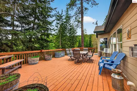 Exterior - 17461 N Right Fork Rd, Hauser, ID 83854 photo 13 of 36