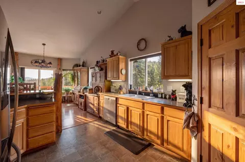 Kitchen - 17461 N Right Fork Rd, Hauser, ID 83854 photo 2 of 5