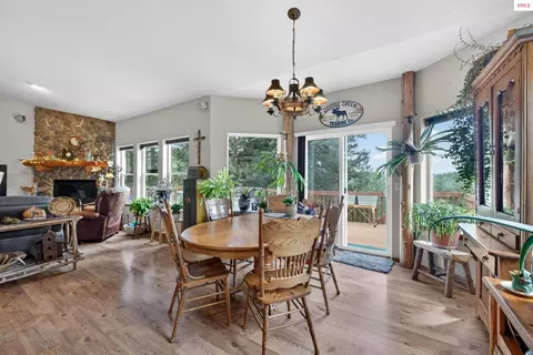 Dining - 17461 N Right Fork Rd, Hauser, ID 83854 photo 5 of 5