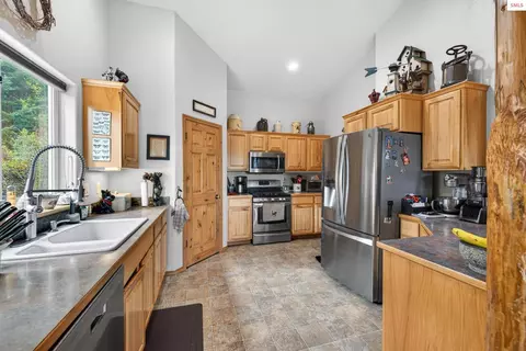 Kitchen - 17461 N Right Fork Rd, Hauser, ID 83854 photo 3 of 5
