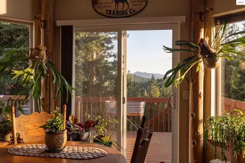 Entry Way - 17461 N Right Fork Rd, Hauser, ID 83854 photo 1 of 6