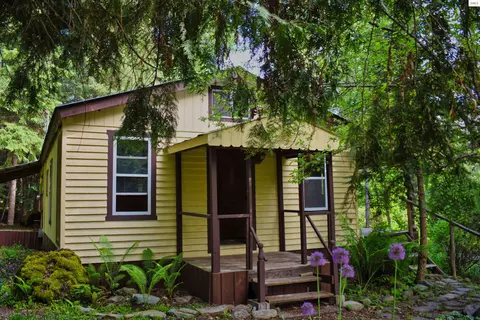 4801 Old Highway 2 Loop, Moyie Springs, ID 83845