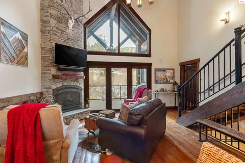 Living - 38 Avalanche Rd, Sandpoint, ID 83864 photo 1 of 3