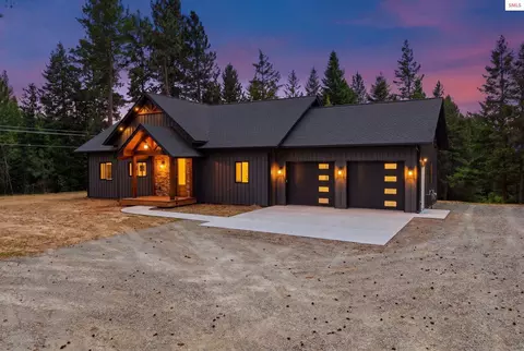 465 Heights Loop, Bonners Ferry, ID 83805