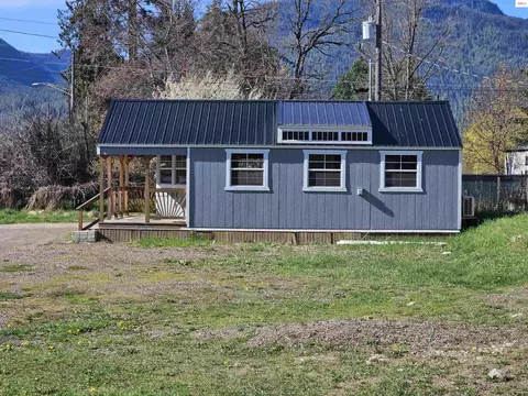 309 N Callahan St, Clark Fork, ID 83811