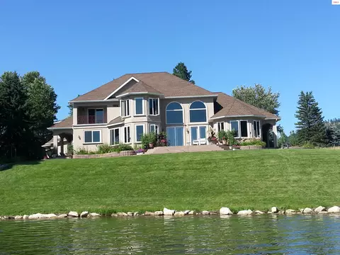 100 Bonita Bay Dr #LOT 1, Sagle, ID 83860