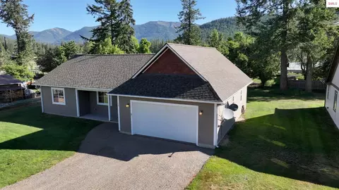108 W 9th Ave, Clark Fork, ID 83811