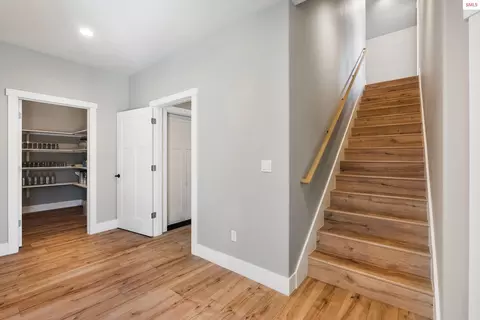 Entry Way - 122 Windswept Ct, Naples, ID 83847 photo 4 of 5