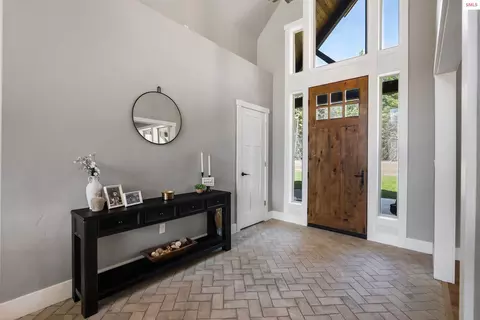 Entry Way - 122 Windswept Ct, Naples, ID 83847 photo 1 of 5