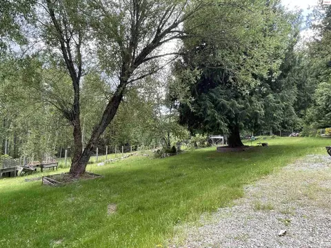 385 Upland Dr, Sandpoint, ID 83864 photo 11