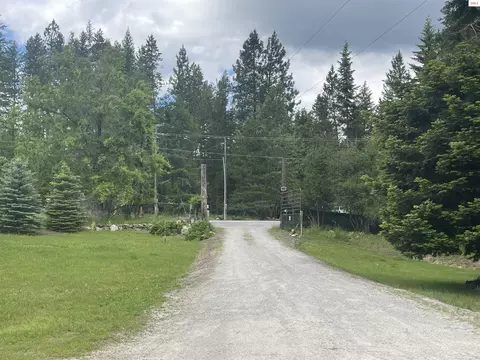 385 Upland Dr, Sandpoint, ID 83864 photo 3