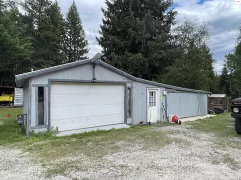 385 Upland Dr, Sandpoint, ID 83864 photo 2