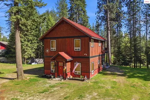 2206 Gypsy Bay Rd, Sagle, ID 83860