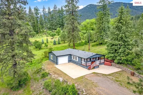 2075 Denton Rd, Hope, ID 83836