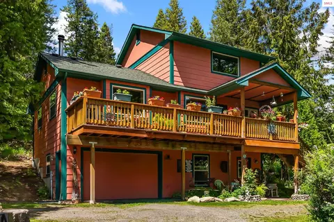 561 Geenen Rd, Cocolalla, ID 83813