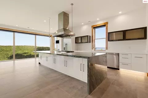 Kitchen - 277 Blizzard Dr, Sandpoint, ID 83864 photo 9 of 13