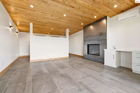 Living - 277 Blizzard Dr, Sandpoint, ID 83864 photo 6 of 6