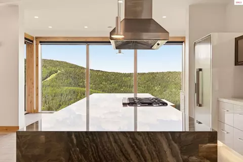 Kitchen - 277 Blizzard Dr, Sandpoint, ID 83864 photo 8 of 13