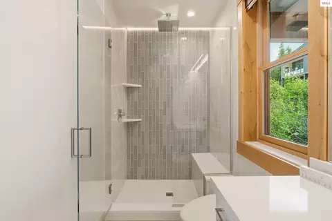 Bath - 277 Blizzard Dr, Sandpoint, ID 83864 photo 12 of 13