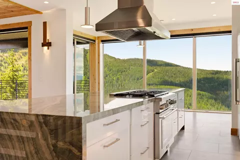 Kitchen - 277 Blizzard Dr, Sandpoint, ID 83864 photo 4 of 13