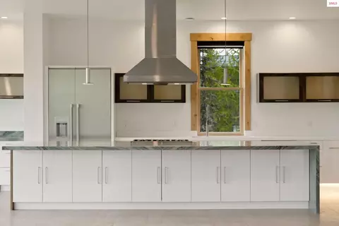 Kitchen - 277 Blizzard Dr, Sandpoint, ID 83864 photo 2 of 13