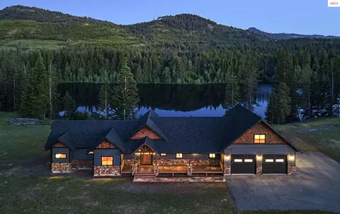 4450 Dufort Rd, Sagle, ID 83860