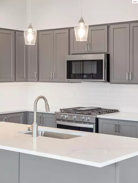 Kitchen - 1229 E Millworx Loop, Post Falls, ID 83854 photo 4 of 5
