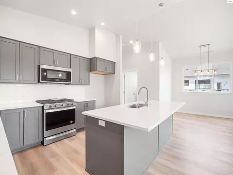 Kitchen - 1229 E Millworx Loop, Post Falls, ID 83854 photo 1 of 5