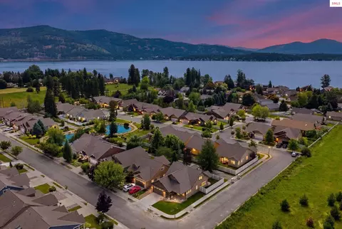 1521 Autumn Ln, Sandpoint, ID 83864