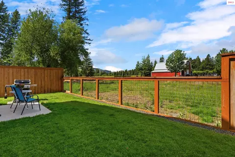 140 Madera Dr, Sandpoint, ID 83864