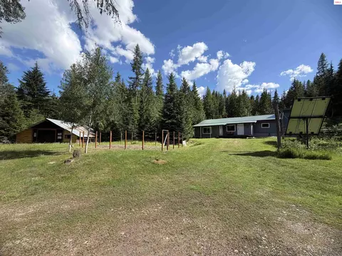 452 Toad Rd, Priest River, ID 83856