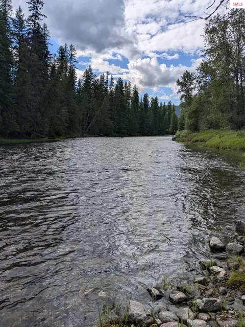 124 Pebble Ln, Bonners Ferry, ID 83805