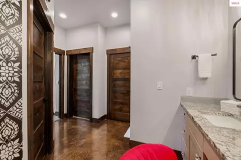 Entry Way - 270 Blizzard Dr, Sandpoint, ID 83864 photo 3 of 9