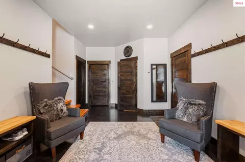 Entry Way - 270 Blizzard Dr, Sandpoint, ID 83864 photo 4 of 9